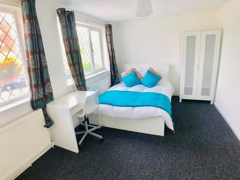 Large Room to let in Luton nr Town Centre & Airport