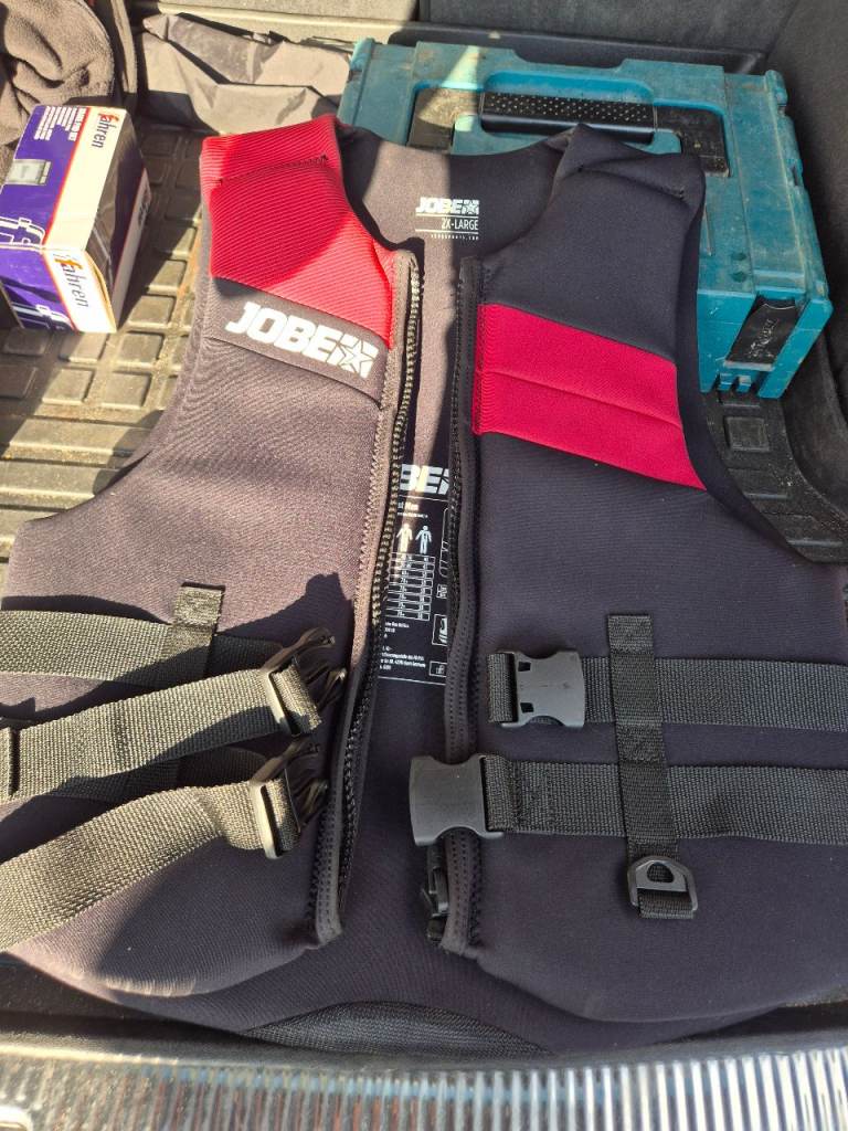 JOBE Buoyancy Aid Life Jacket– Good Condition