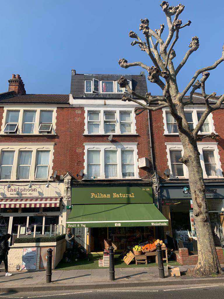 DSS OK FULHAM S.C,GROUND FLOOR 1 BEDROOM FLAT10MIN TUBE &BRITISH RAIL&THAMES OK FOR SMALL FAMILY