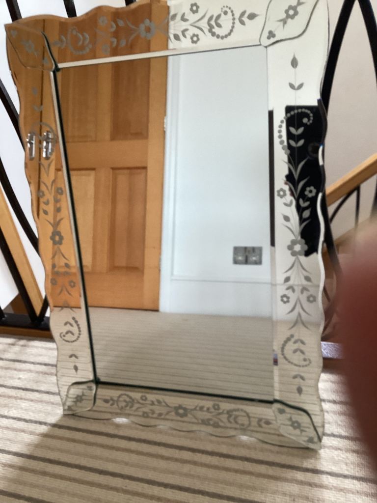Engraved edge mirror 