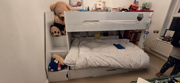 Bunk bed