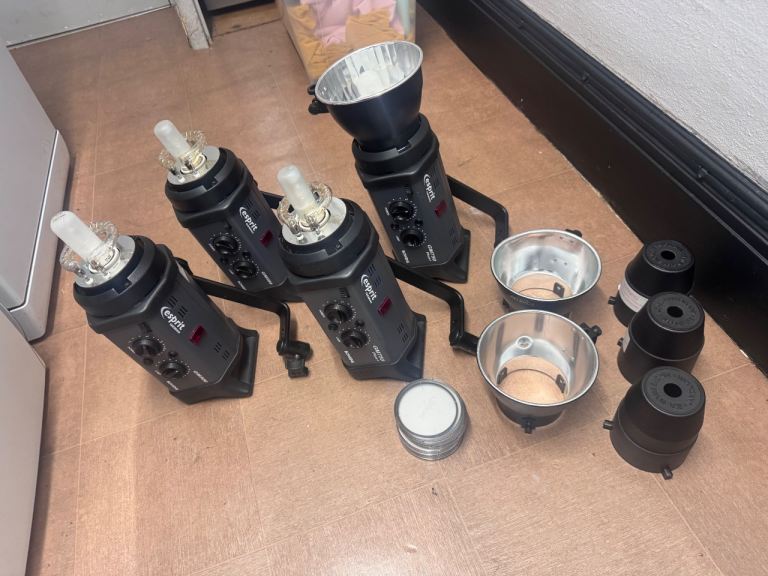 Bowens Esprit Gemini GM750 plus Studio flashes 2 head kit Pissible Delivery 