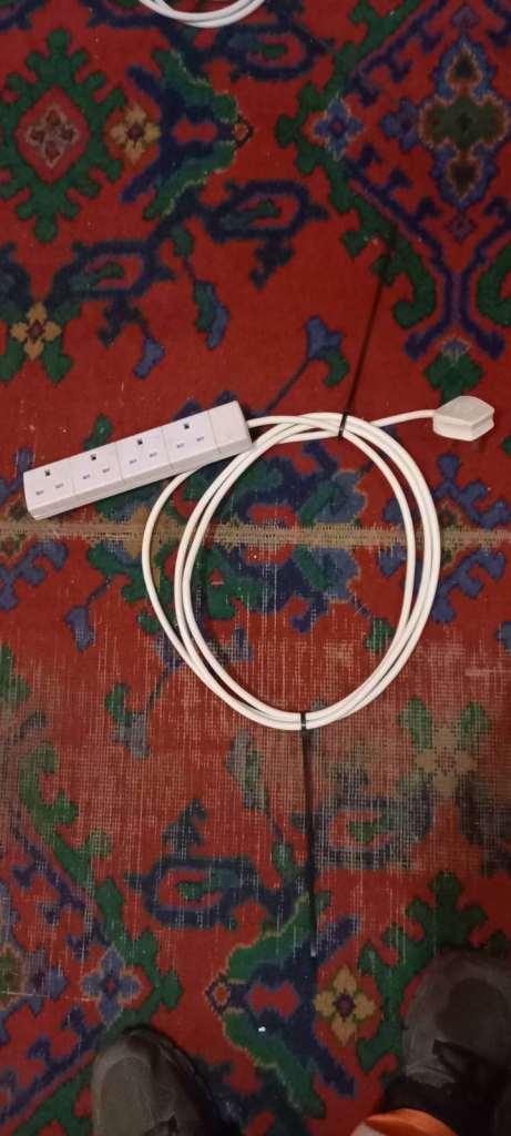 Job Lot 4 Gang Extension Leads 1m 3m 5m White x4