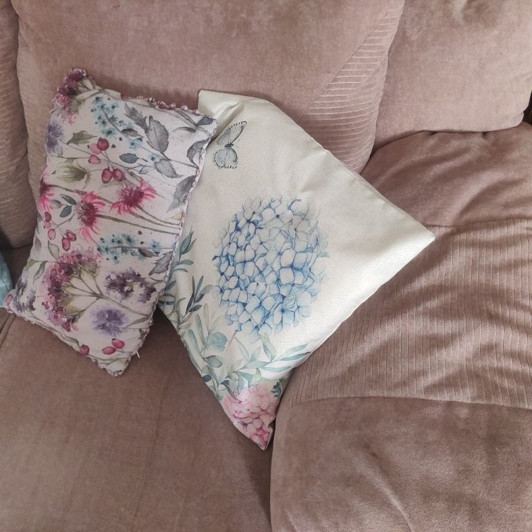 Luxury 2 seater settee 