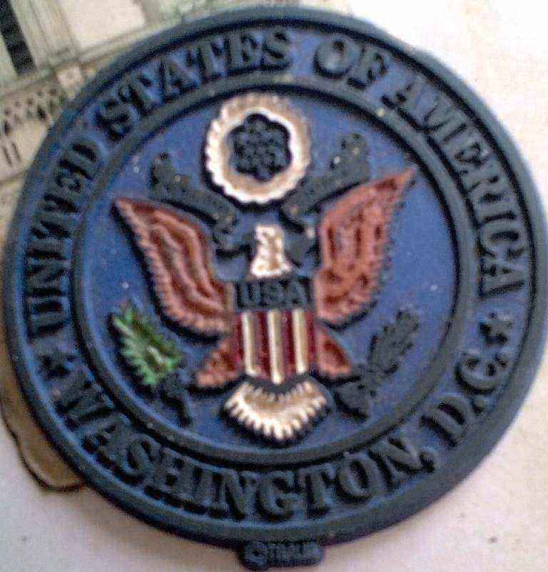 Round Small Navy Blue USA Washington DC Souvenir Coaster.POST OR COLLECT!