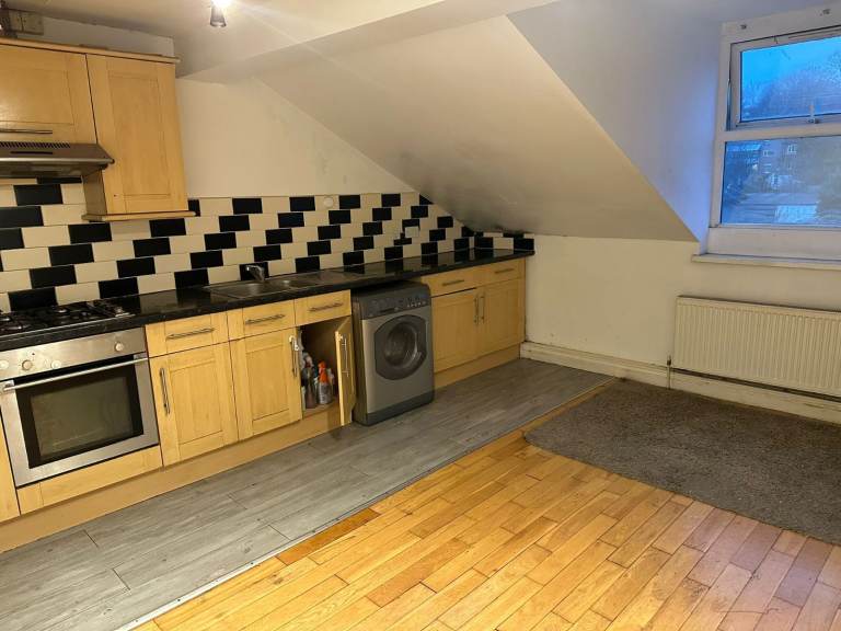 1 Bed Flat South Croydon – Available Now – Move in Before Christmas 🎄