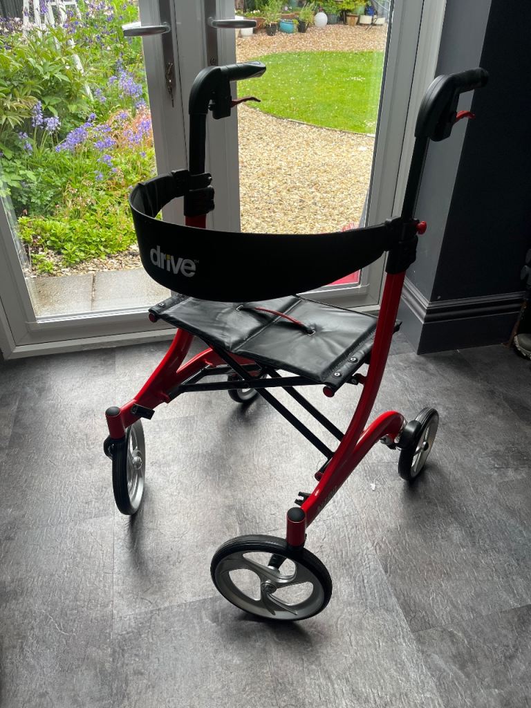 Drive wheeled zimmer 