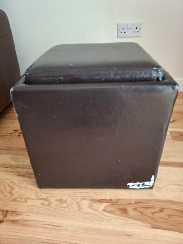 Free storage stool 