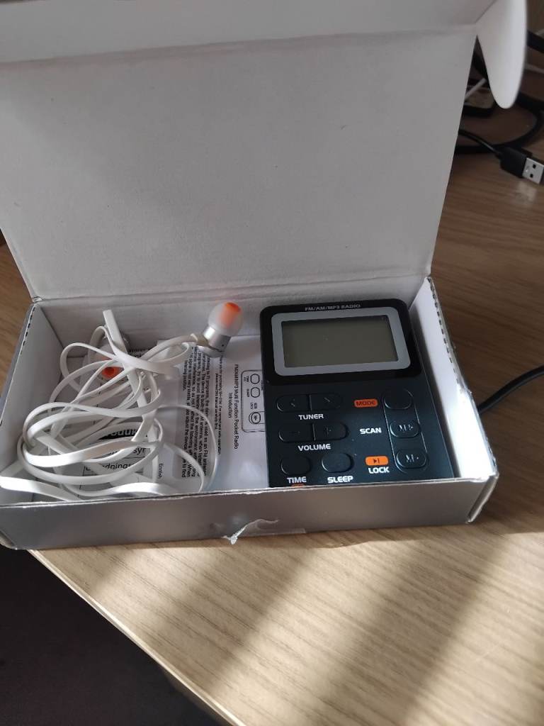 Portable Digital Radio with Headphones – As Good As New