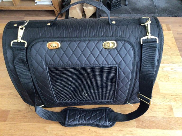 Pet Carrier.