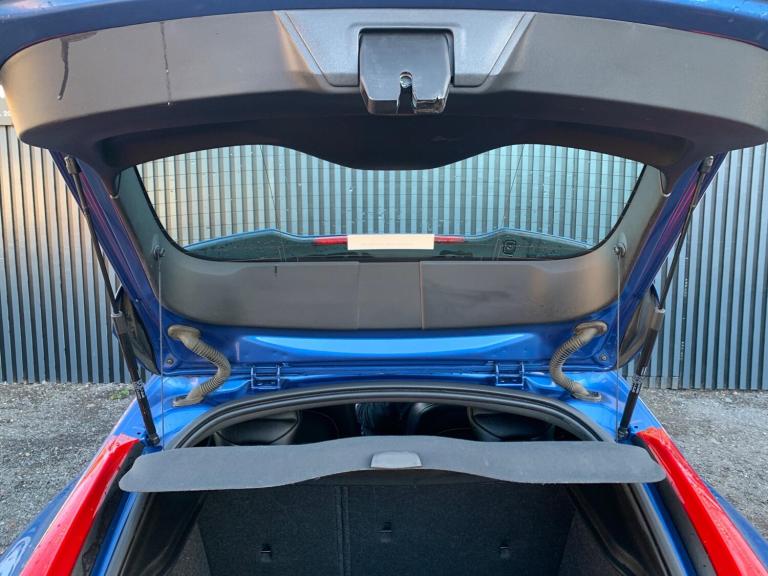 2016 Volvo V40 D2 [120] R DESIGN Nav Plus 5dr HATCHBACK DIESEL Manual