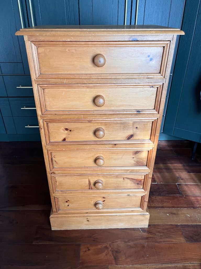 Pine Chest of 6 Drawers – Good Condition