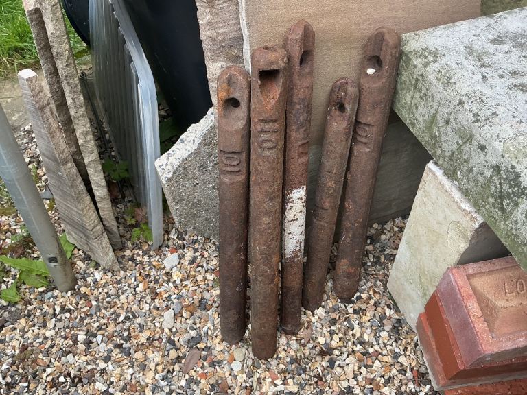 Cast Iron Sash Window weights, various weight 5 available £5 each or £20 for the lot.