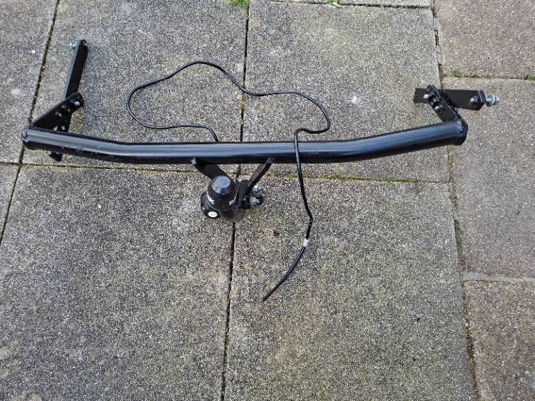 Brink Towbar for Ford Fiesta/Fusion Hatchback 2001-2008 - Swan Neck Tow Bar - Like New - Complete