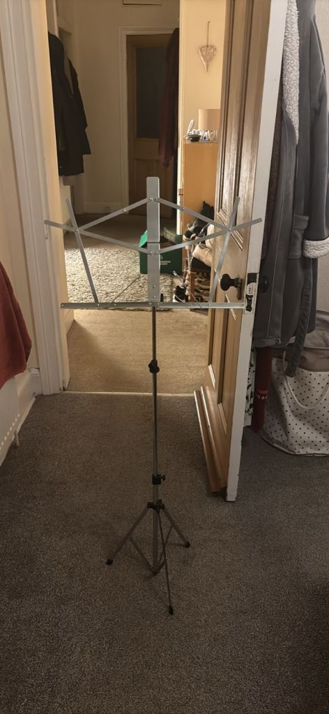 Adjustable Music Stand with Carry Bag – Good Condition
