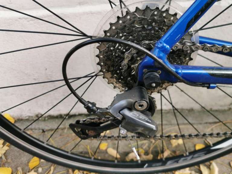 Giant Contend 2 road bike, fantastic condition