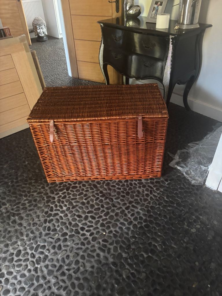 Wicker Storage Chest / Blanket Box – Good Condition