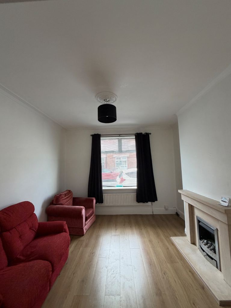 3 to 4 bedroom house to rent 