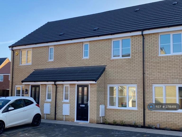 3 bedroom house in Bellamy Drive, Bradwell, Great Yarmouth, NR31 (3 bed) (#2718419)