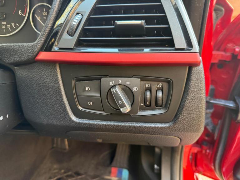 2013 BMW 3 Series 2.0 320d Sport Auto Euro 5 (s/s) 4dr SALOON Diesel Automatic