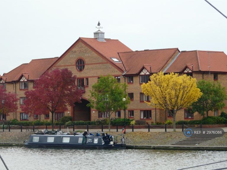 1 bedroom flat in Cumberland Close, Bristol, BS1 (1 bed) (#2976086)
