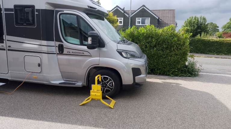 Milenco wheel clamp 