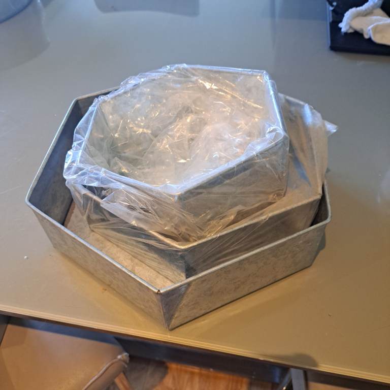 3 x hexagon cake tins
