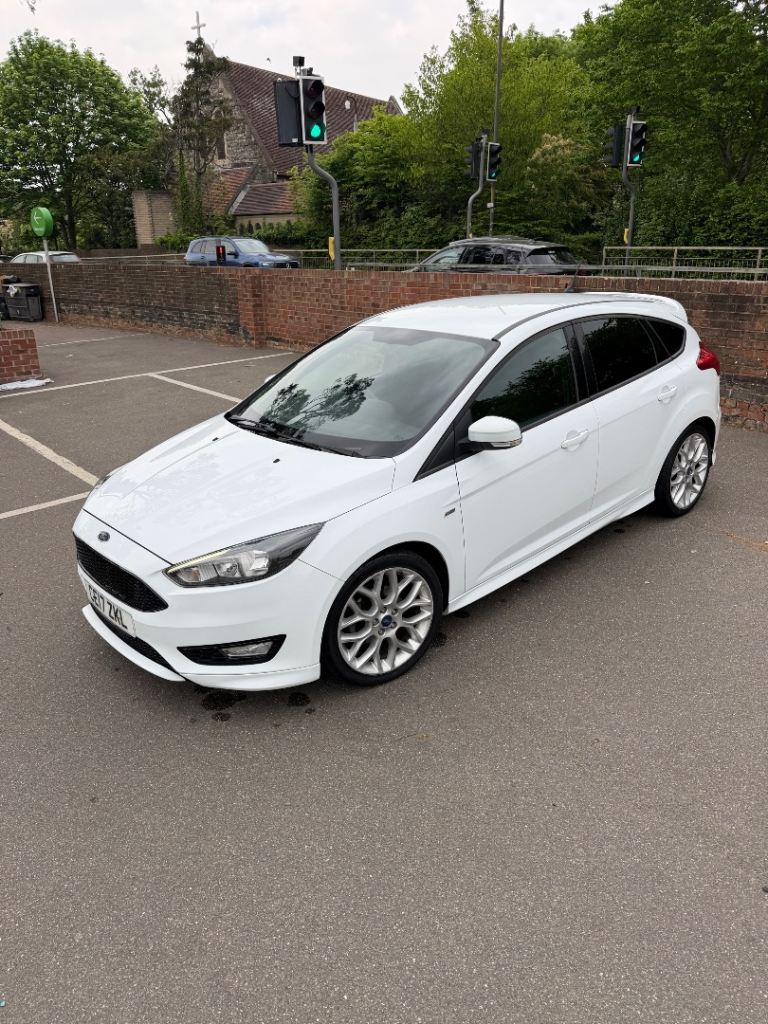 Ford, FOCUS, ST Line Hatchback, 2017, Manual, 999 (cc), 5 doors