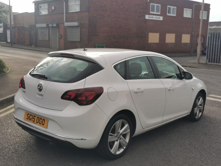 2015 Vauxhall Astra 1.4i 16V SRi 5dr HATCHBACK Petrol Manual