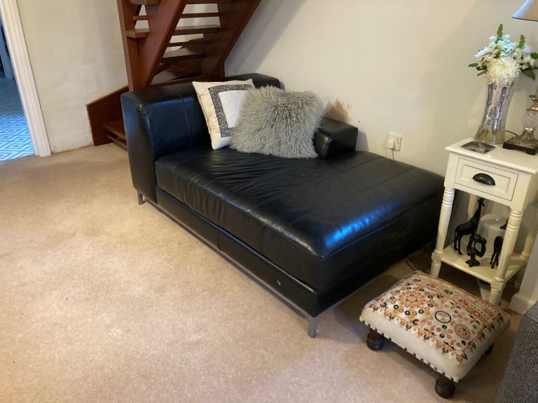 Black Leather Chaise Longue Sofa – Good Condition