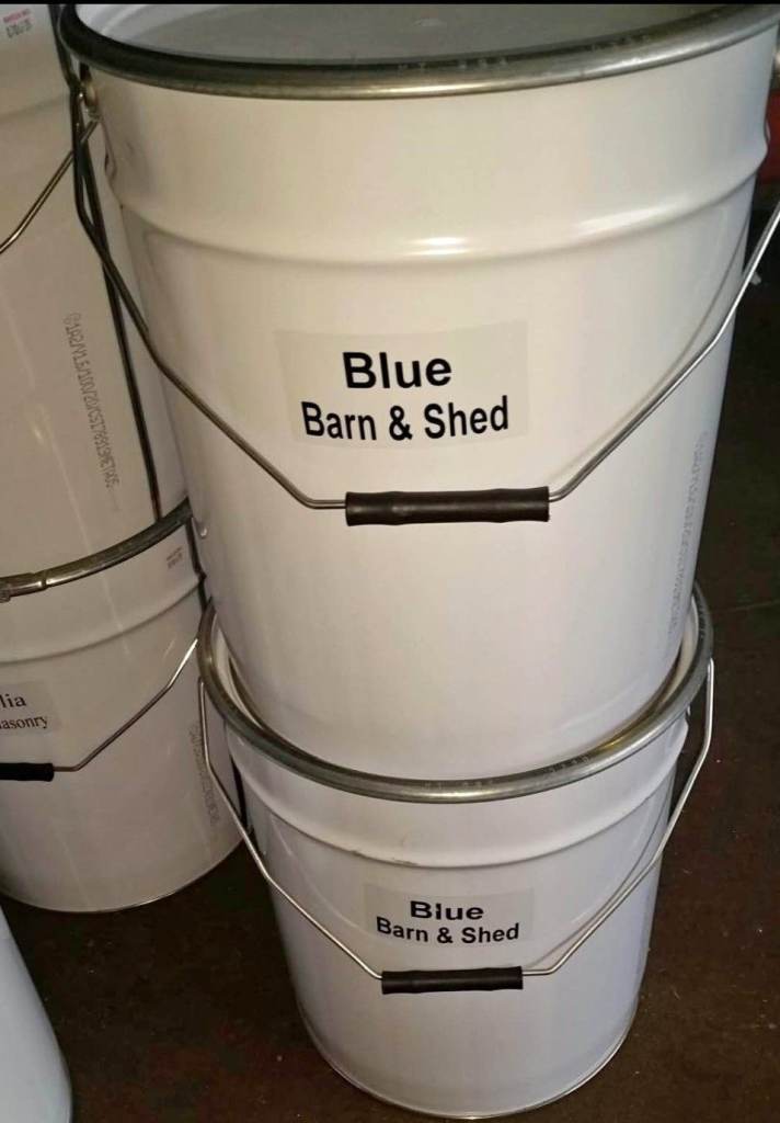 Oil based gloss enamel paint 