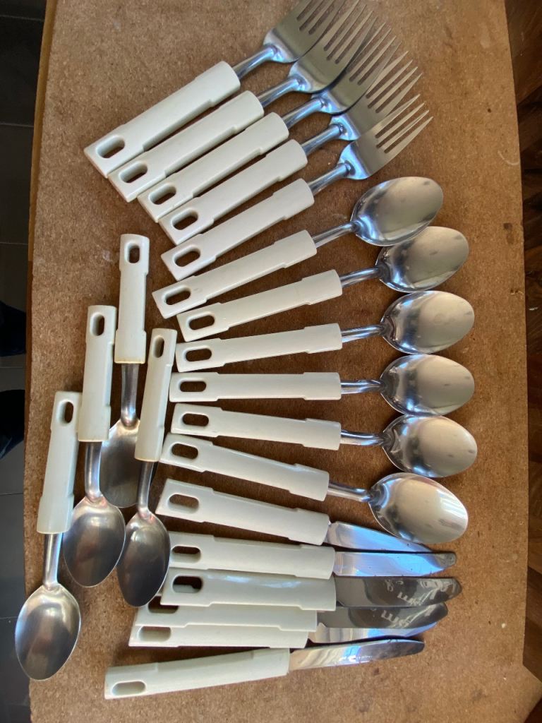 White handled cutlery 