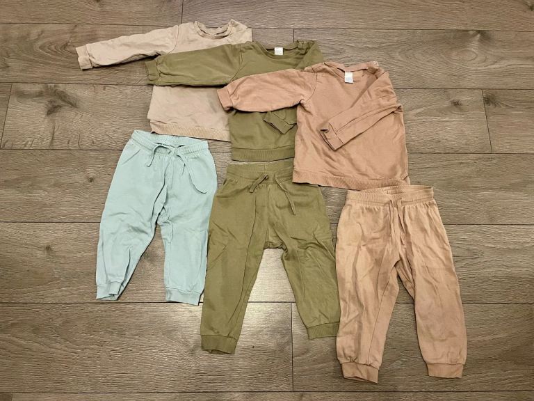 18-24 months bundle (29 items) or sold separately)