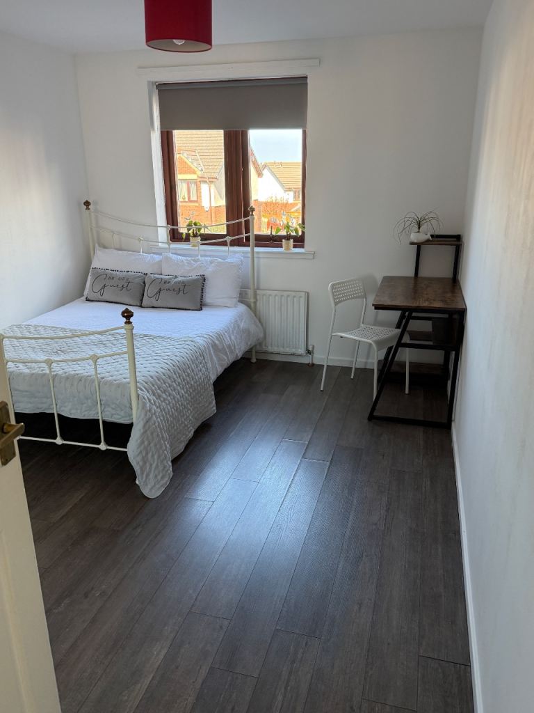 Private room to rent 