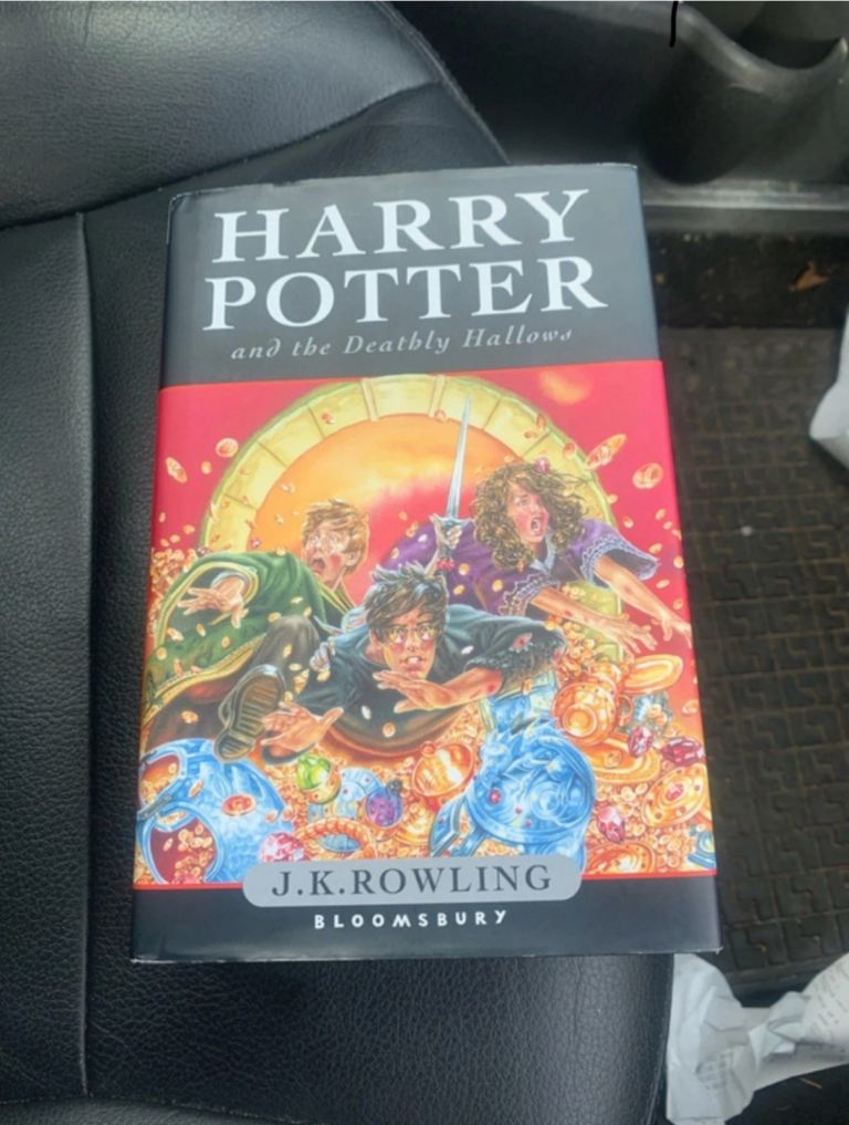 Harry Potter and the Deathly Hallows by J. K. Rowling Hardback, 2007 1st Edition