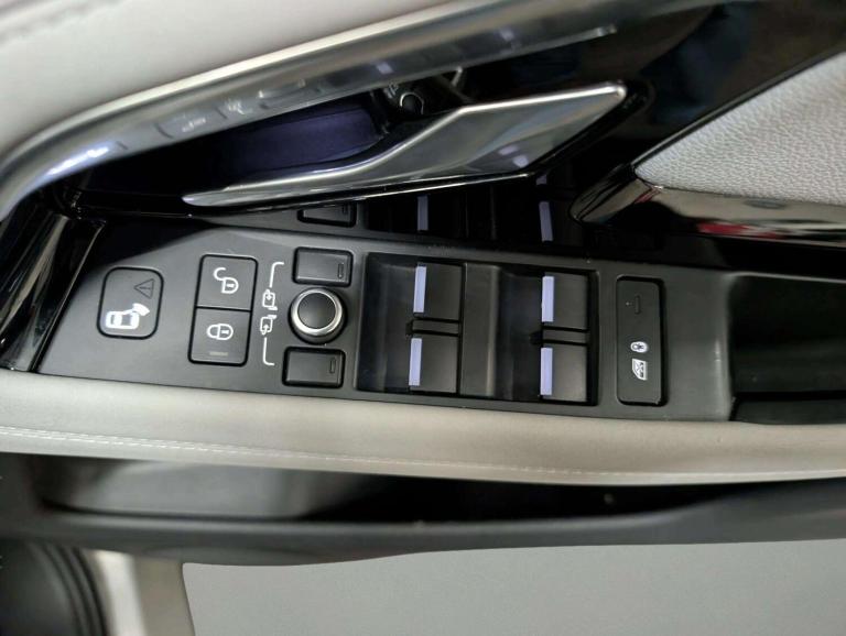 2020 Land Rover Range Rover Evoque 2.0 D180 MHEV R-Dynamic SE Auto 4WD Euro 6 (s/s) 5dr ESTATE Di...
