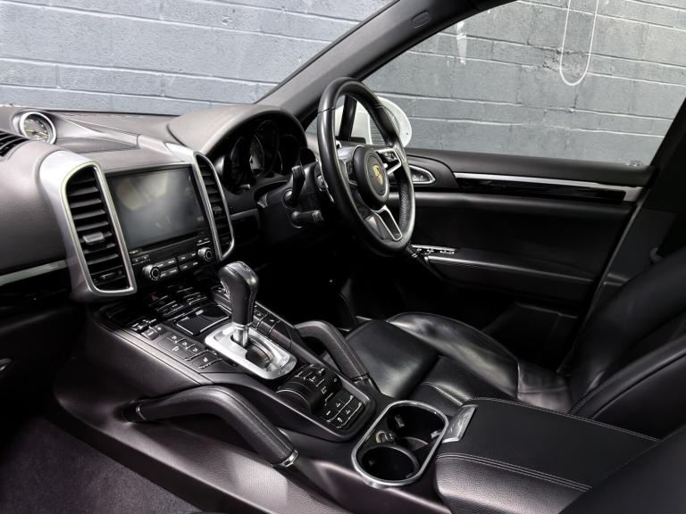 PORSCHE CAYENNE 3.0 V6 E-Hybrid S Platinum Edition 2017