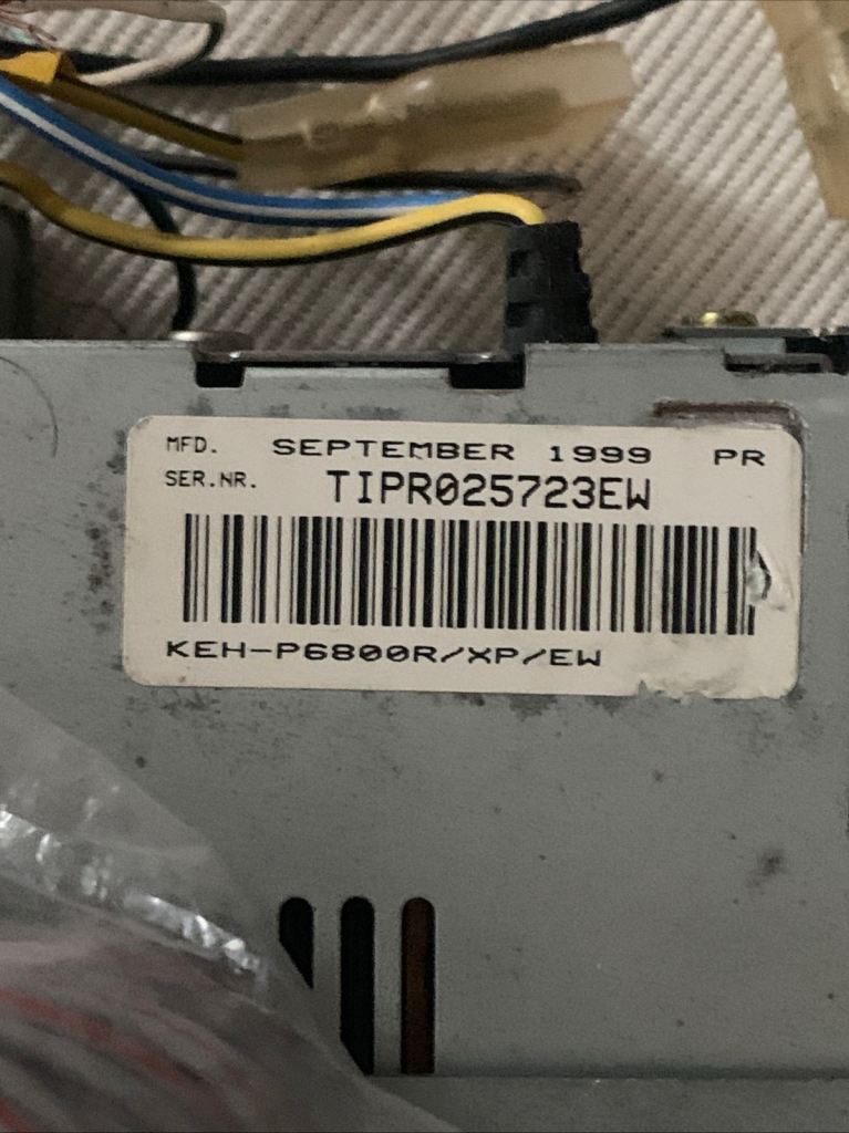 This is a Pioneer KEH-P6800R car radio