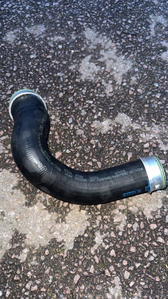 Vw transporter intercooler pipe 7H0145709D
