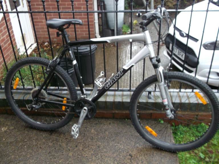 image for Giant Rincon Mountain Bike XL FRAME