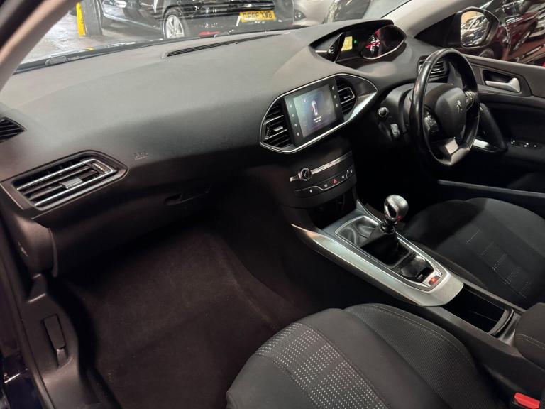 2017 Peugeot 308 1.6 BlueHDi 120 Allure 5dr ESTATE DIESEL Manual