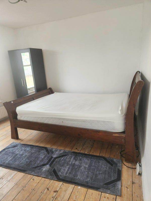 Large Double Room For Single Occupancy