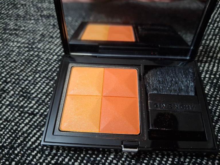 Makeup item