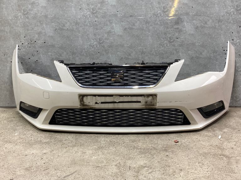 Seat Leon se / sport complete front bumper +fog lamps 2013-2016 