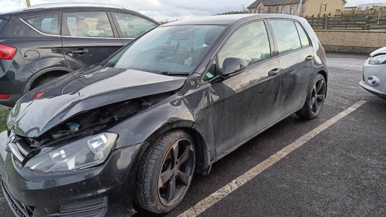 2013 VOLK GOLF SE BL BREAKING SPARES AIRBAG LEATHER SEATS ALLOY DOORS AXLE HUBS CORNERS