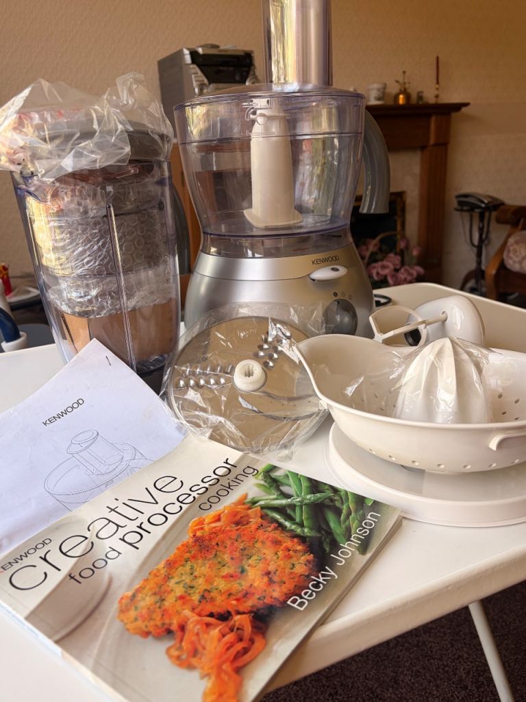 Kenwood Food Processor with attachments 