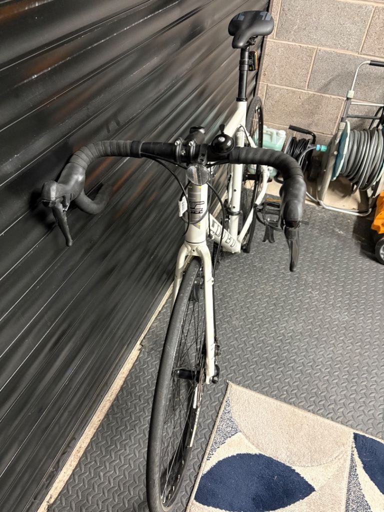 Carrera Virtuoso Road Bike – White, Good Condition