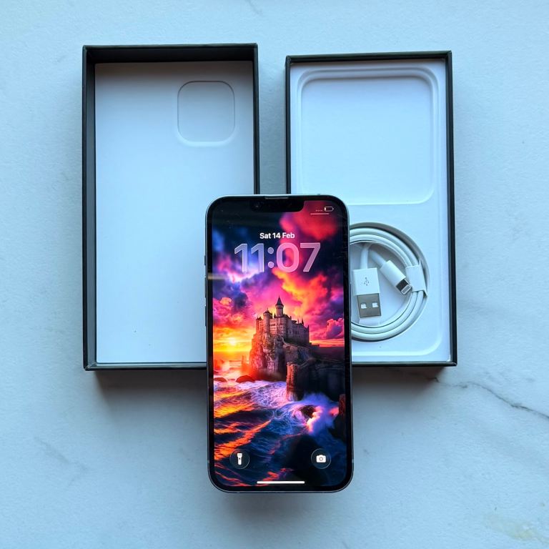 iPhone 12 Pro 128Gb Unlocked (Excellent Condition) With Box & Charger