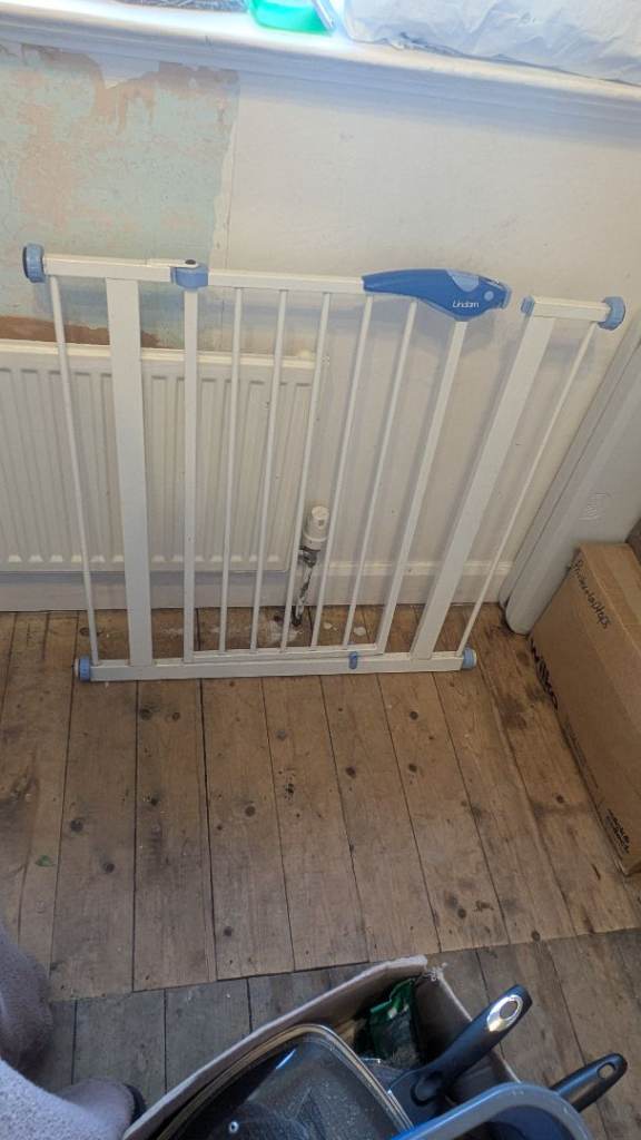 Pet / child safety gate 