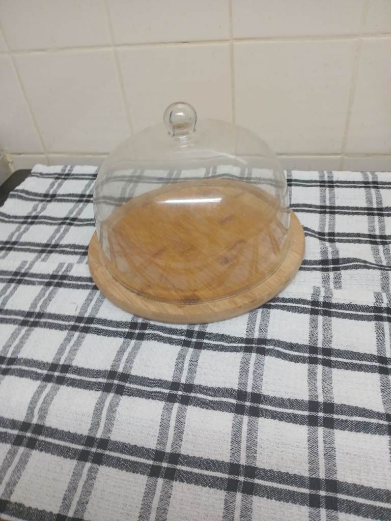 Cheese dish with glass dome 